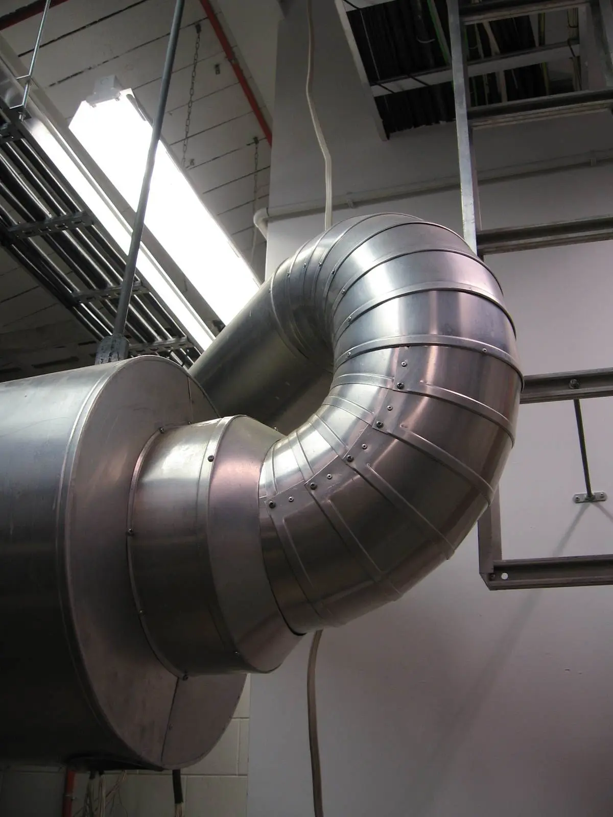 Complete extraction system installation