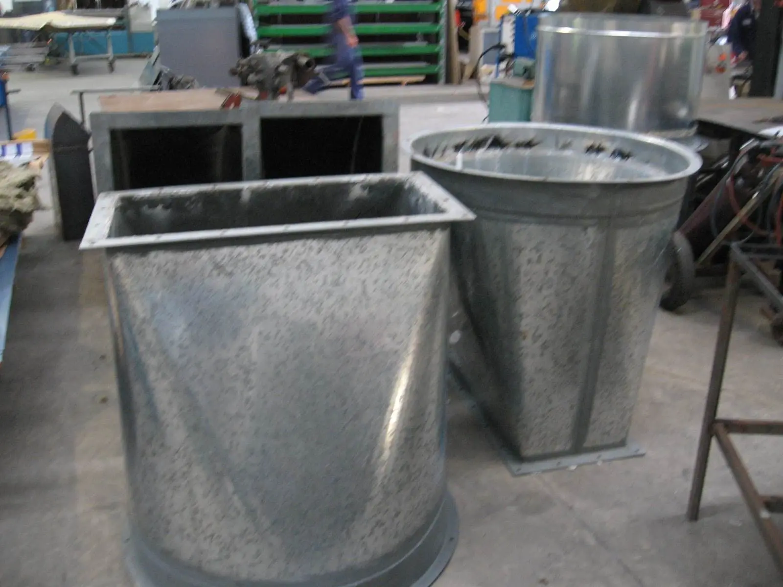 Metal dust extraction system