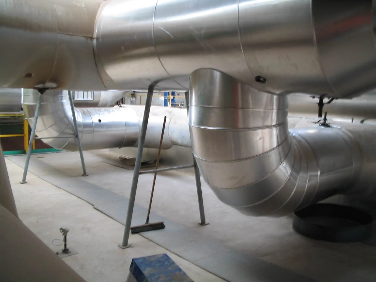 Sheet metal dust extraction system