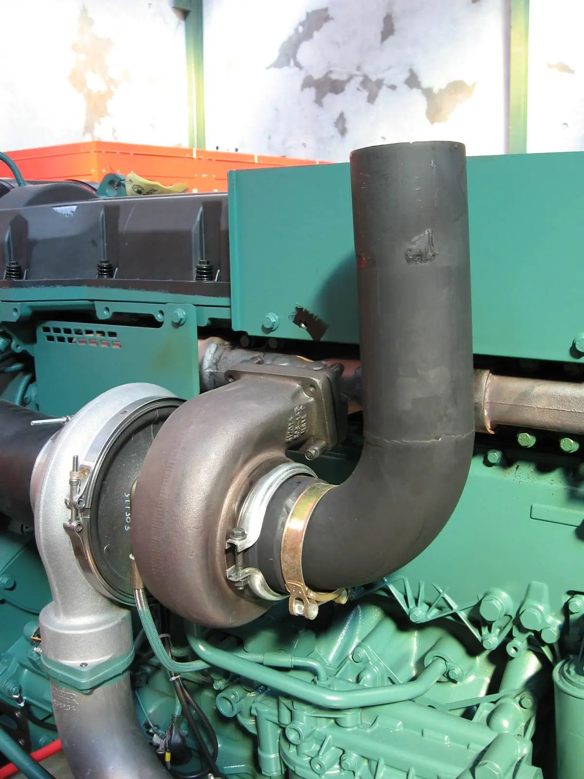 Sheet metal extraction with metal components