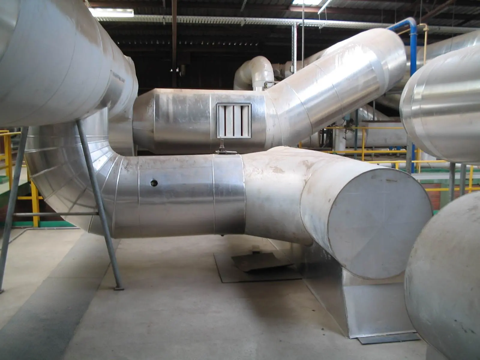 Complete dust extraction system installation
