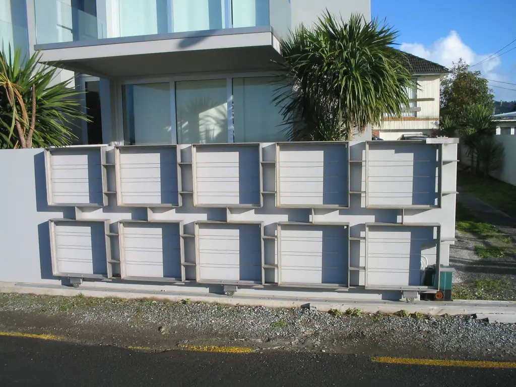 Metal fence handrail